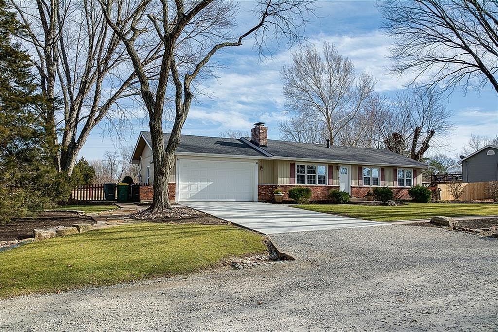 8225 Barth Rd, Lenexa, KS 66227 Zillow