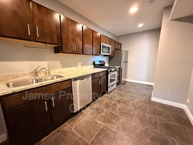 4023 N Troy St #2 — Photo 5