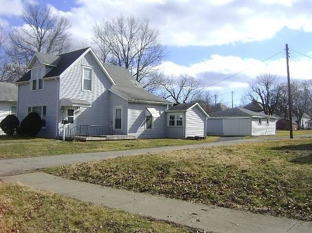 1st image of 317 W 11th St