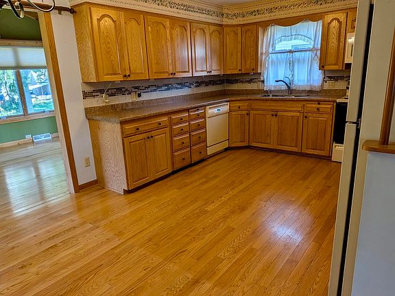 4th image of 700 Lutheran St