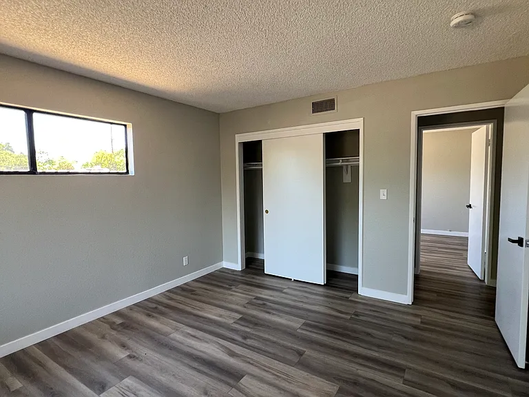 9210 Langdon Ave — Photo 30