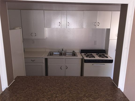 4th image of 1707 N Stanton St APT 5