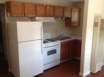3rd image of 435 Myrtle Ave APT C