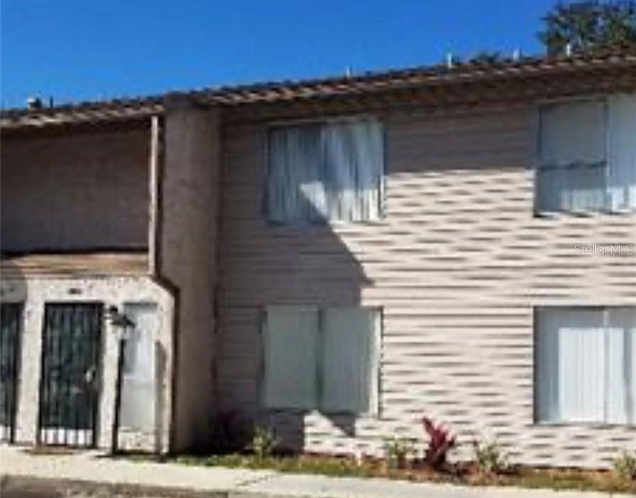 1st image of 4004 Barwood Dr