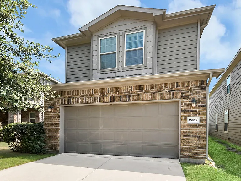 15802 Sunny Stone Dr — Photo 1