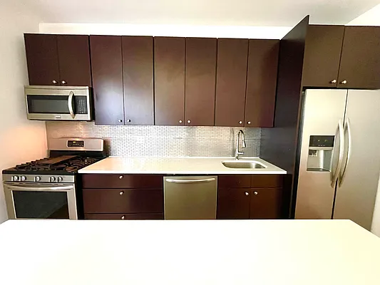 Rented by R New York | media 25