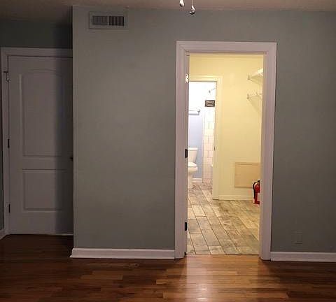 2nd image of 6680 Charlotte Pike APT J1