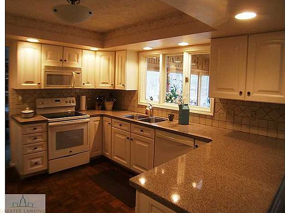 4th image of 3800 Binghampton Dr