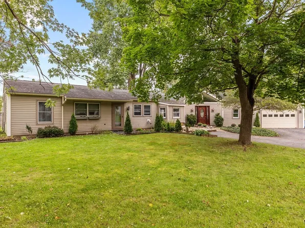 102 Hosmer Dr, Syracuse, NY 13209