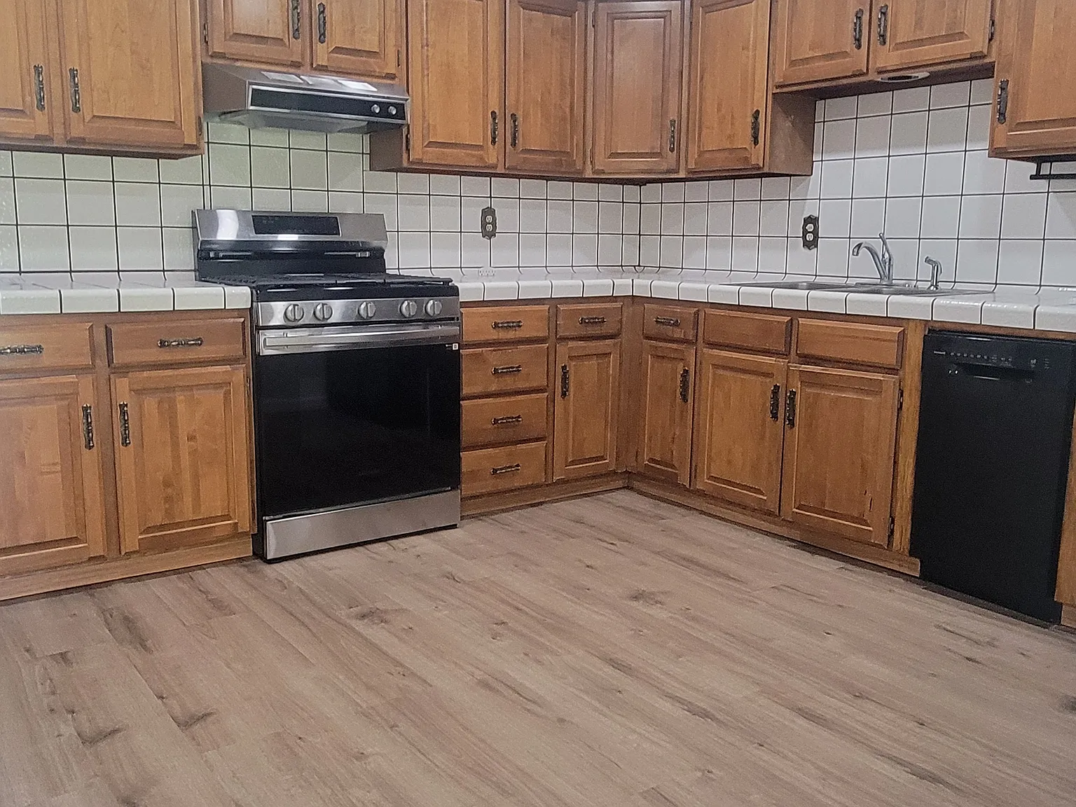 3 bed, 2.5 bath, 1920 sqft, $2,650 — Photo 3