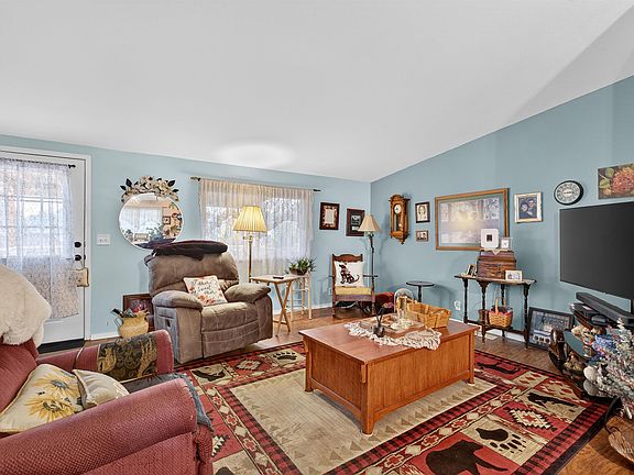 3rd image of 1042 Bridger Ln