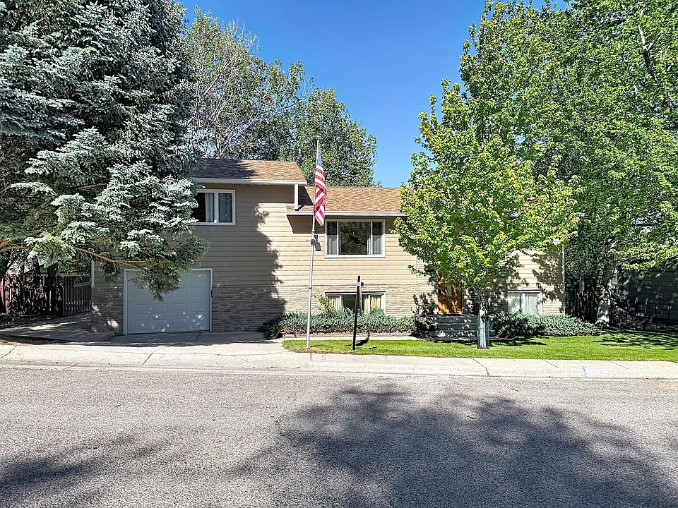 1st image of 707 Circle Dr
