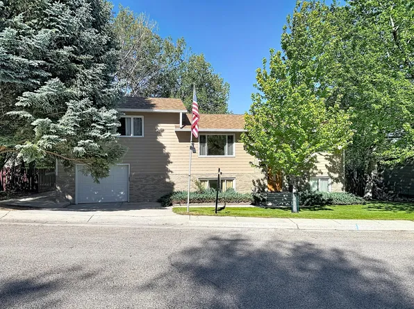 707 Circle Dr, Buffalo, WY 82834