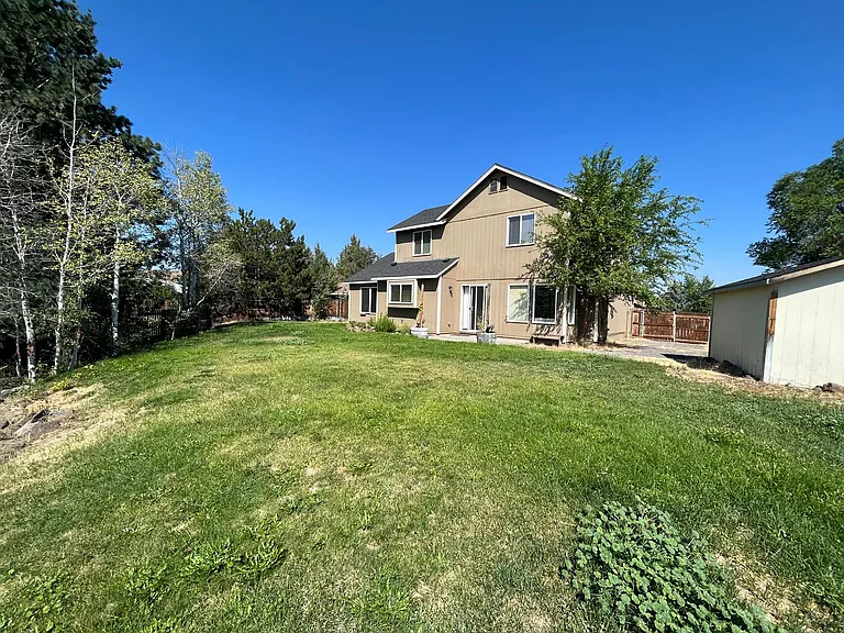 3109 NE Cromwell Ct — Photo 18