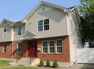 190 Harvard St, Hempstead, NY 11550
