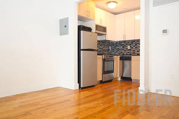 Rented by Fiddler Realty | media 10