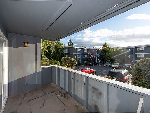 5th image of 1140 Edmonds Ave NE Unit 206