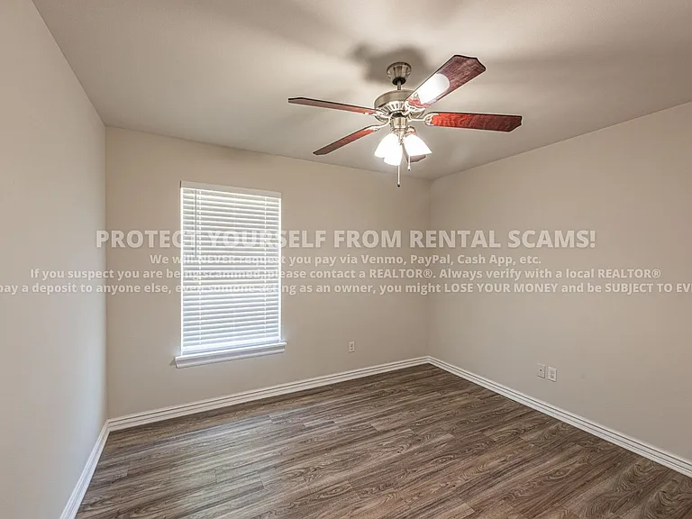 1674 N Hazeltine Dr — Photo 12