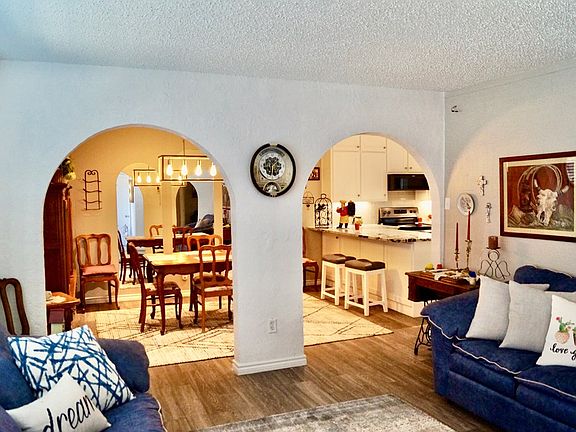 2nd image of 3648 Bonham Ave