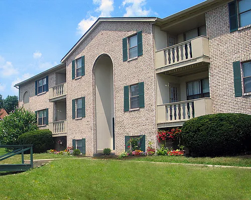 Four Worlds Apartments Photo 1