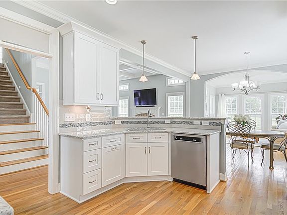 5th image of 6811 Trace Dr
