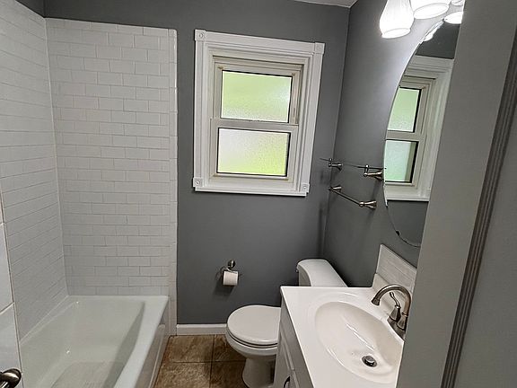 5th image of 7315 Yates St