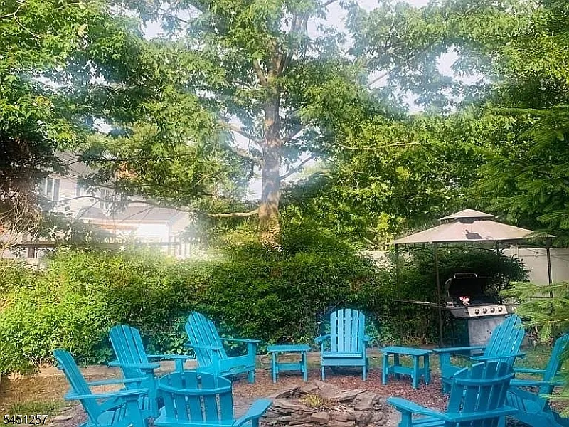4 bed, 2.5 bath, 3300 sqft, $5,500 — Photo 3