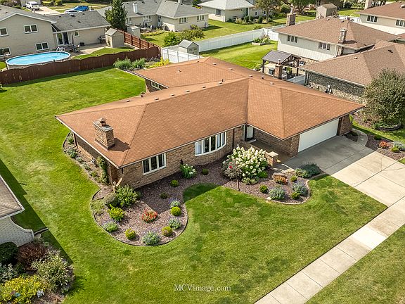 5th image of 15550 Hollyhock Ct