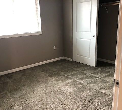 3rd image of 4235 Hawthorne Ave NE APT 205