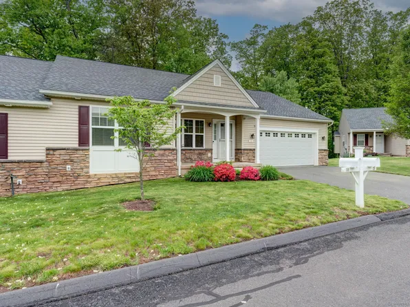 30 Woodridge Drive #30, Windsor Locks, CT 06096