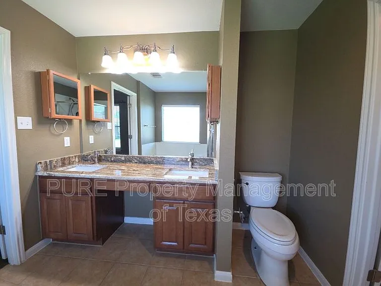 18401 Hees Ln — Photo 29