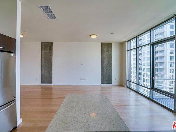 4th image of 1100 S Hope St APT 1706
