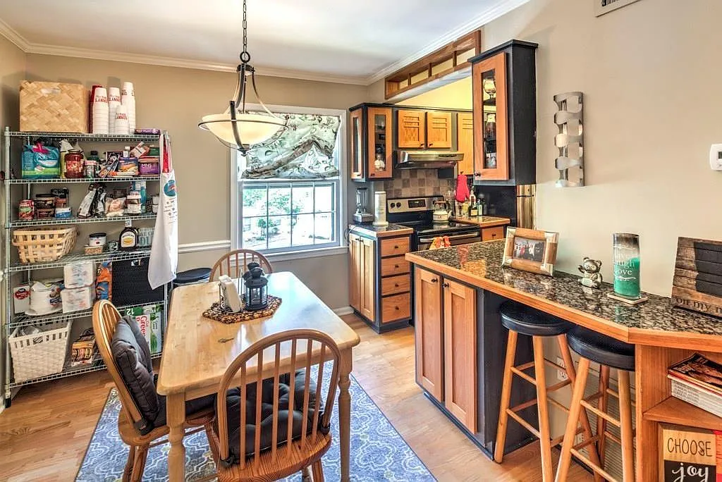 1 bed, 1.0 bath, 812 sqft, $1,700 — Photo 1