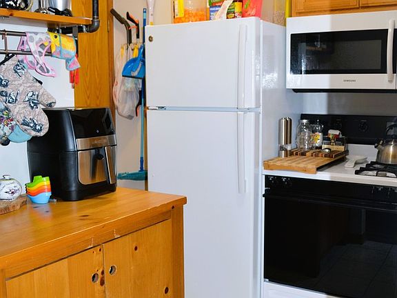 5th image of 10453 S Kedzie Ave APT B