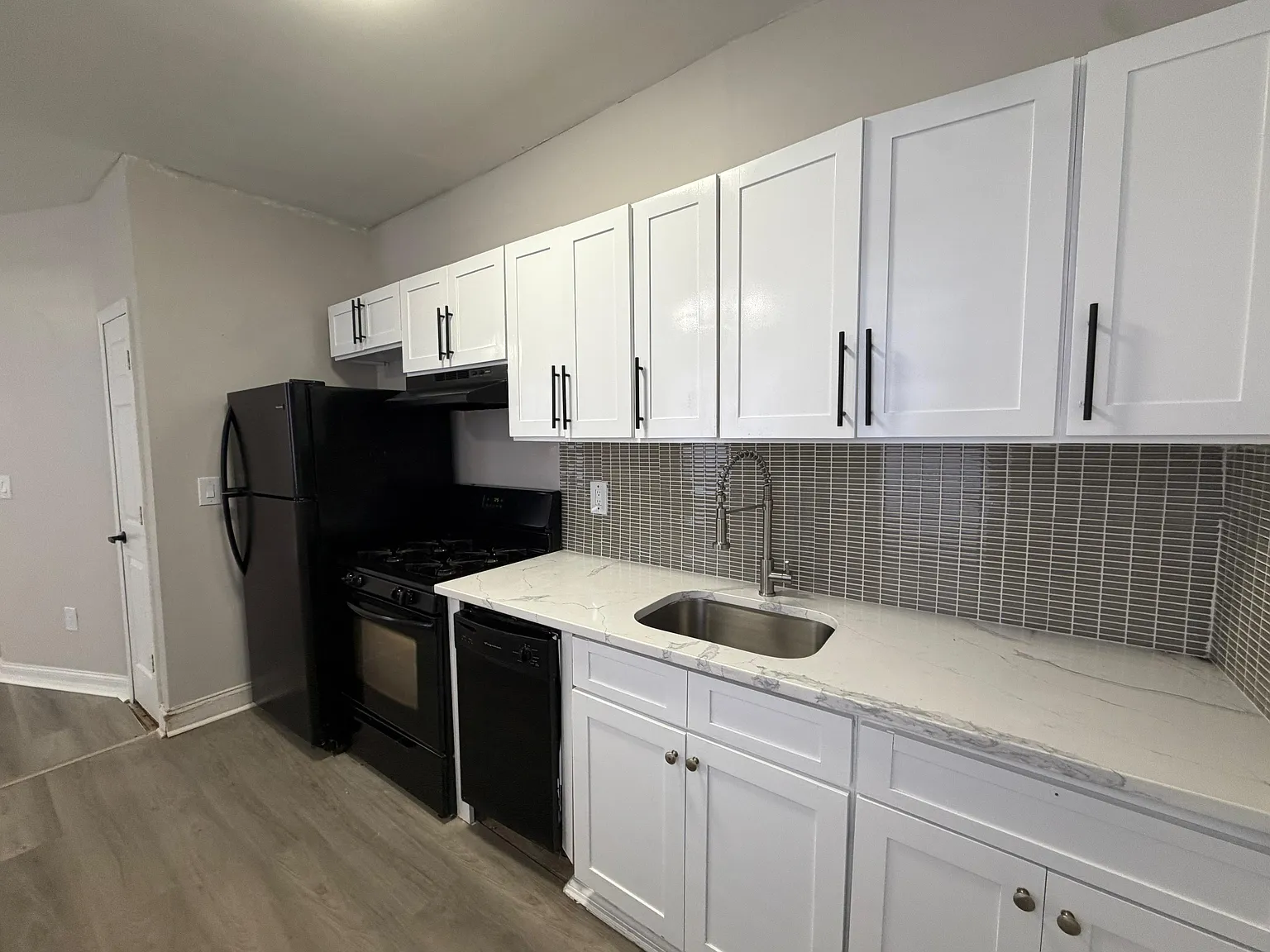 631 Bergen Ave — Photo 2