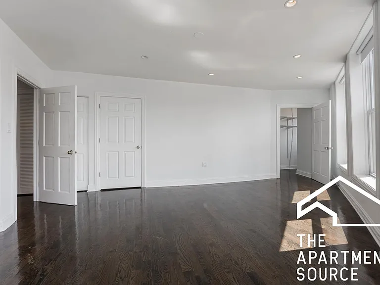 2450 N Milwaukee Ave #2 — Photo 12