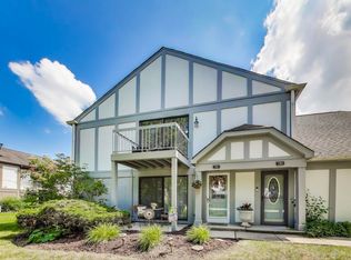 7301 Baybury Rd #11-1, Downers Grove, IL 60516