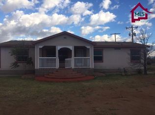9525 Easy Ln, Las Cruces, NM 88011