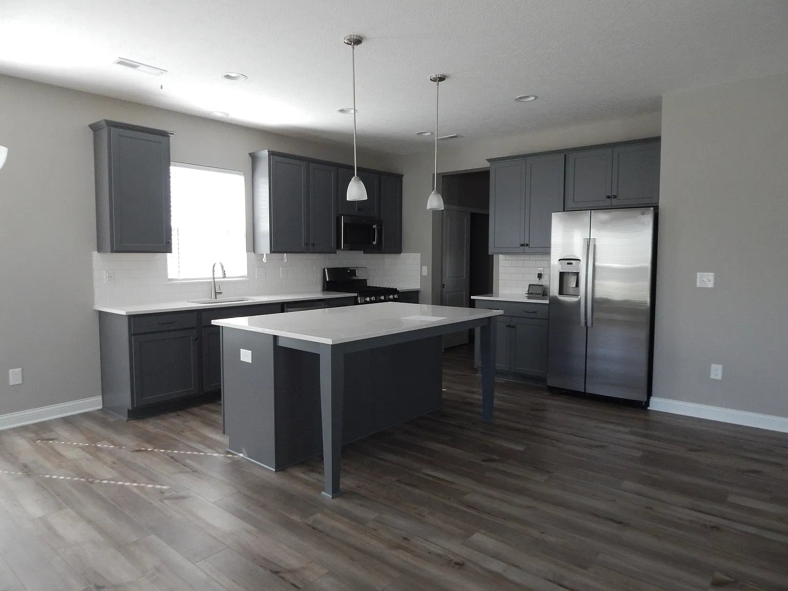 3 bed, 3.5 bath, 2259 sqft, $2,985 — Photo 3