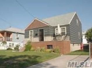 2930 Oceancrest Blvd, Far Rockaway, NY 11691