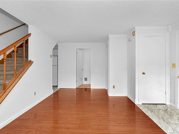 4th image of 2505 Douglas St SW