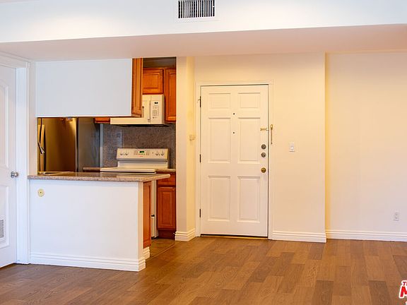 5th image of 18307 Burbank Blvd Unit 202