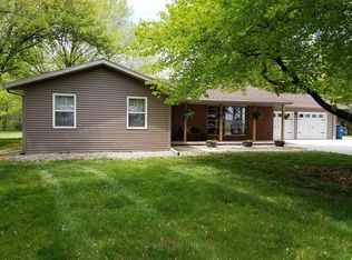 9217 Prairie Creek Rd, New Berlin, IL 62670