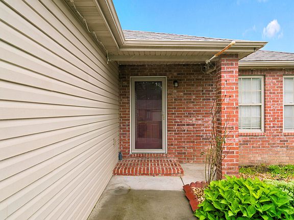 2nd image of 631 S Mahn Avenue
