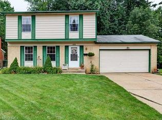 379 Ridgewood Dr, Eastlake, OH 44095
