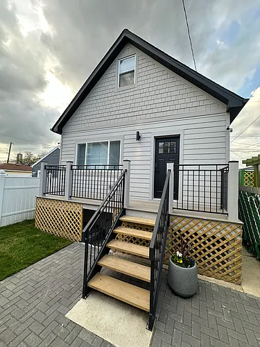 5342 W Winona St Photo 1