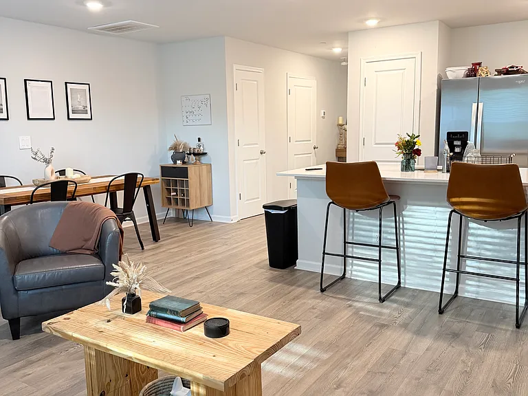 1474 Lexington Way — Photo 7