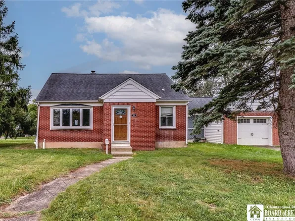 51 Pinevale Ct, Cheektowaga, NY 14225