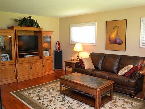4th image of 508 E Gainsborough Dr