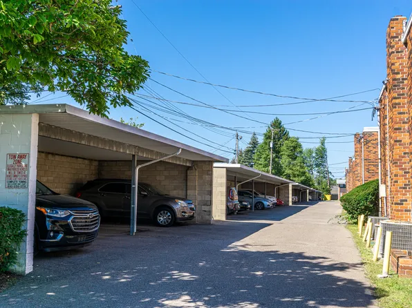 Carriage House Apartments